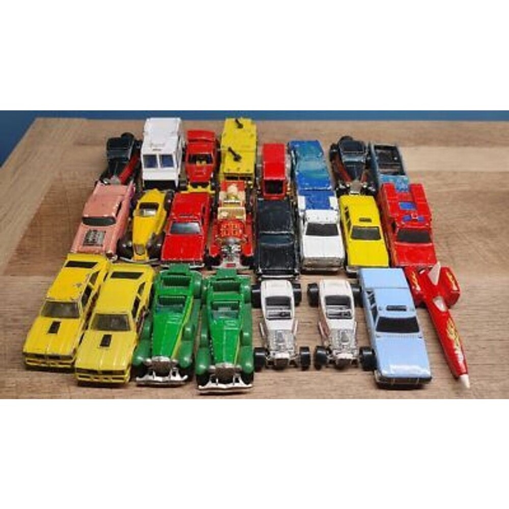 Hot Wheels VINTAGE lot of 24 Cars will vary in age 69.73.74.76.77.78.79.80.82.83